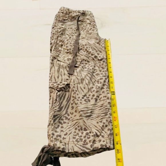 London Jean Cotton Cargo Style Capris 2 - Picture 6 of 16